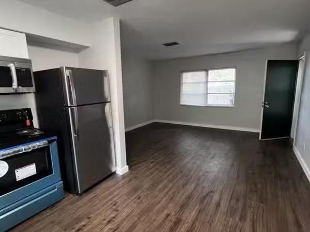 Condo for rent in Largo