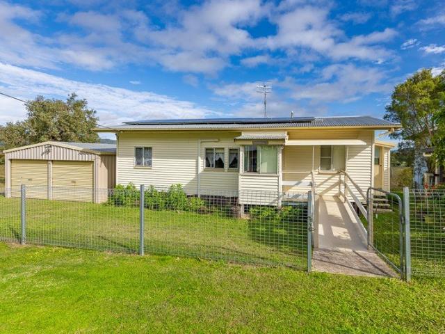 Cottage for sale in Kilcoy, Queensland