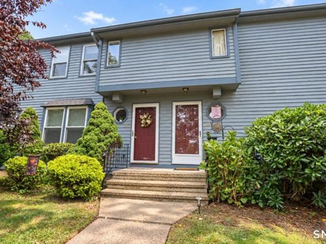Townhouse for sale in Ellington, Connecticut