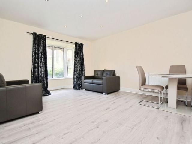 Apartment to rent in Wilton, Clogheen