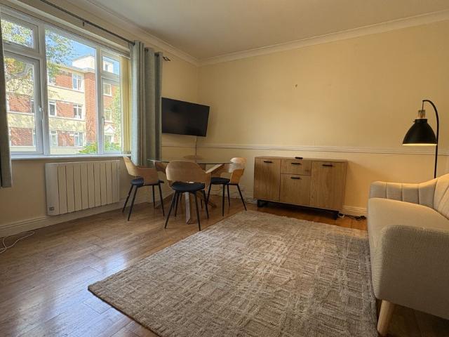 Apartment to rent in Bluebell, North Tipperary