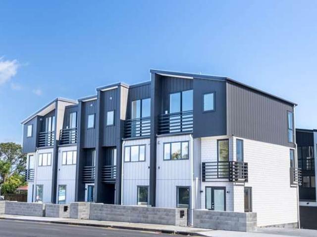 House for sale in Wairau Valley