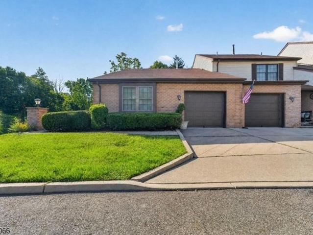 Townhouse for sale in Lebanon, New Jersey
