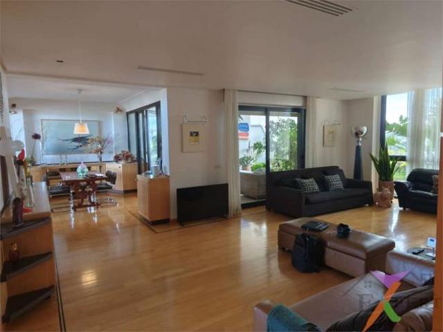 Ufficio in vendita a Puglia, Bari