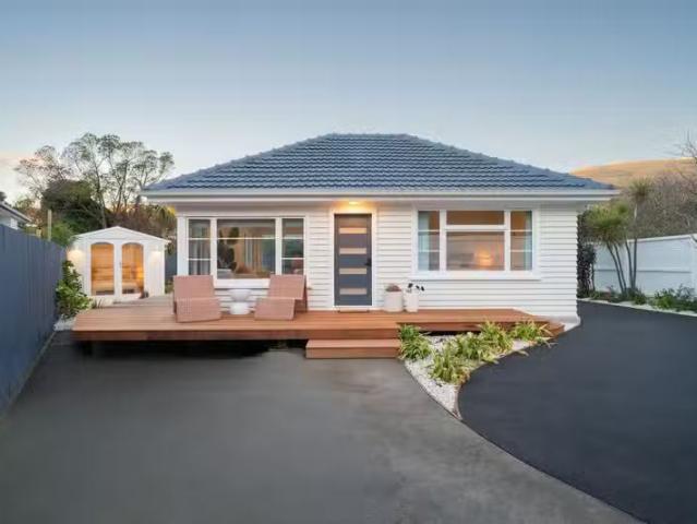 House for sale in Chaslands, Canterbury
