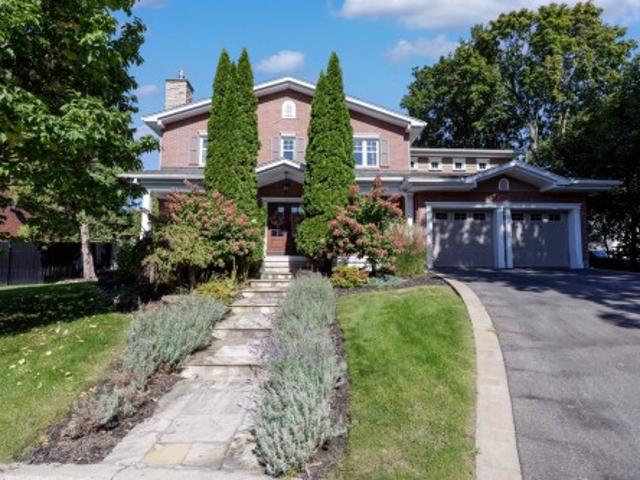 House for sale in Pointe-Claire, Montréal (région administrative)