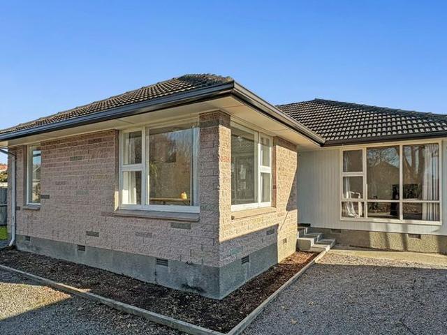 House for rent in Chaslands, Canterbury
