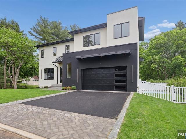 House for sale in Cresskill, New Jersey