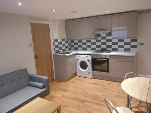 Apartment for rent in South Stanmore, Greater London