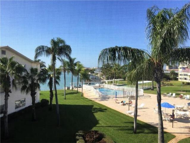 Condo for sale in South Pasadena, Florida