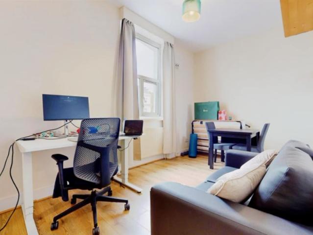 Apartment for rent in Earl's Court, Greater London