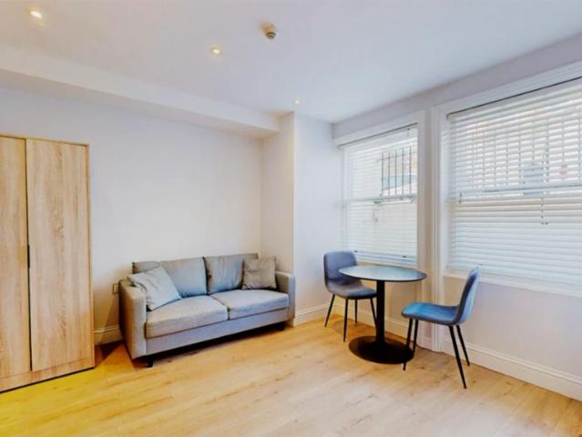 Apartment for rent in London Borough of Hammersmith and Fulham, Greater London