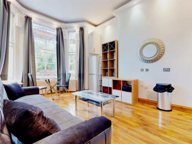 Apartment for rent in Earl's Court, Greater London