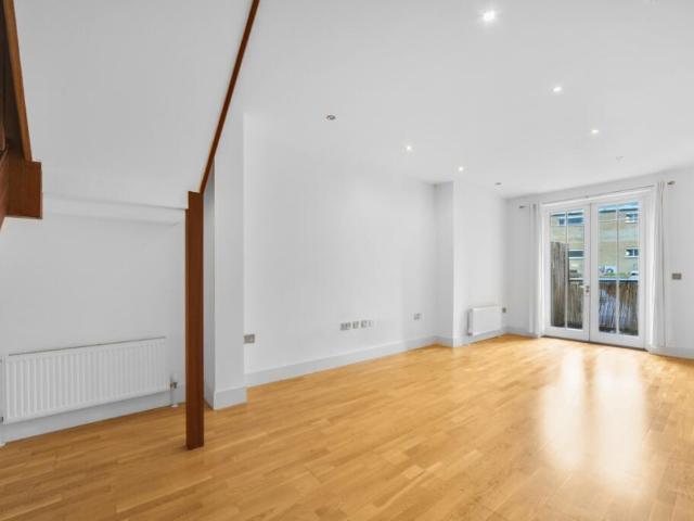 Flat for rent in Greenwich, East Greenwich
