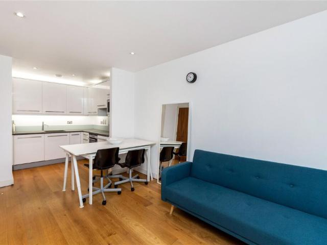 Flat for rent in Westminster, Victoria