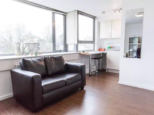 Room for rent in Tyndall's Park, Feckenham