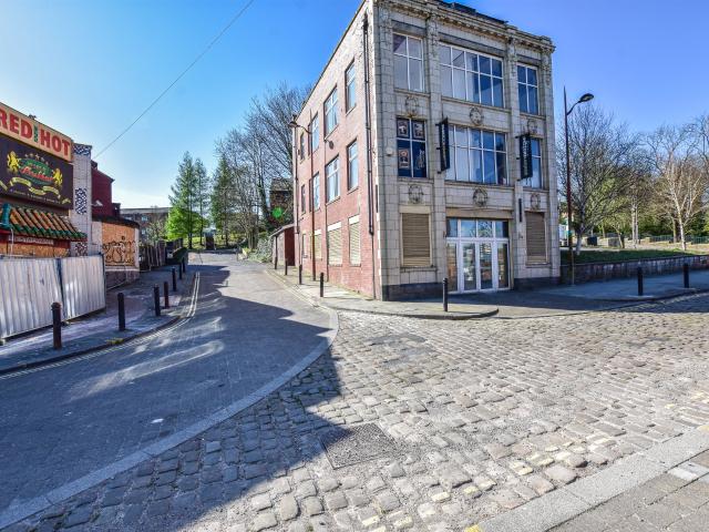 Apartment for rent in Deeplish, Burnedge