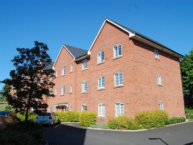 Apartment for rent in Prestolee, Lee Bank