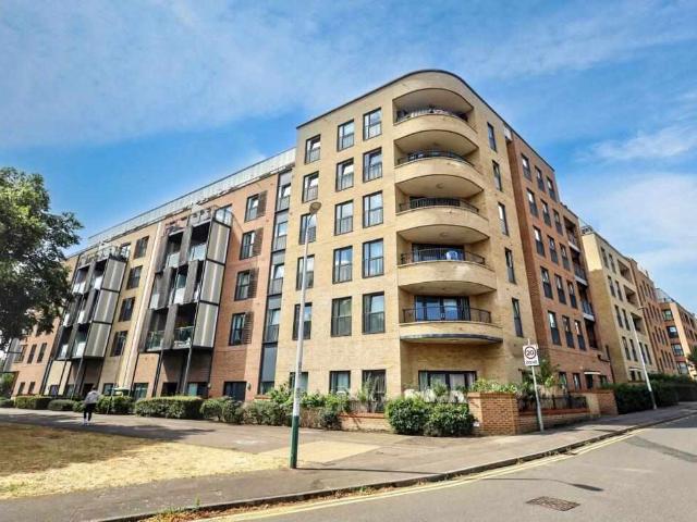Apartment for sale in Romford, Havering