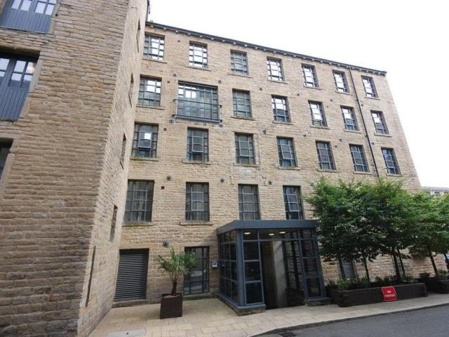 Apartment for rent in Longwood, West Yorkshire