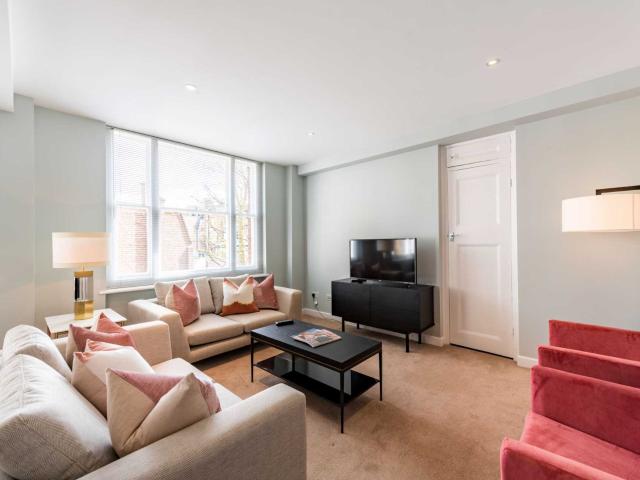 Apartment for rent in Mayfair, Greater London