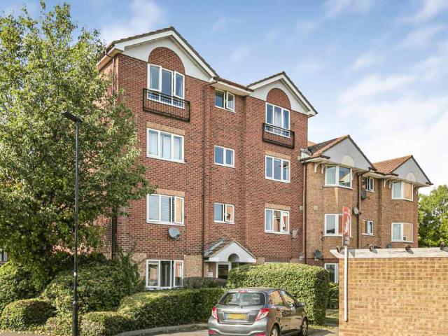 Apartment for sale in Twickenham, Richmond Upon Thames