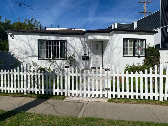 Room for rent in Canoga Park, California
