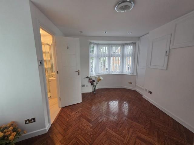 Apartment for rent in London Borough of Croydon, Thornton Heath