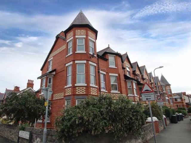 Flat for sale in Colwyn Bay