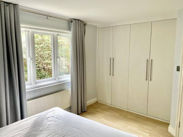 Apartment for rent in London Borough of Ealing, Park Royal