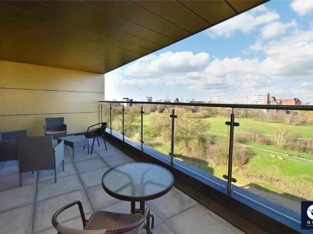 Flat for sale in Blackfriars, Salford