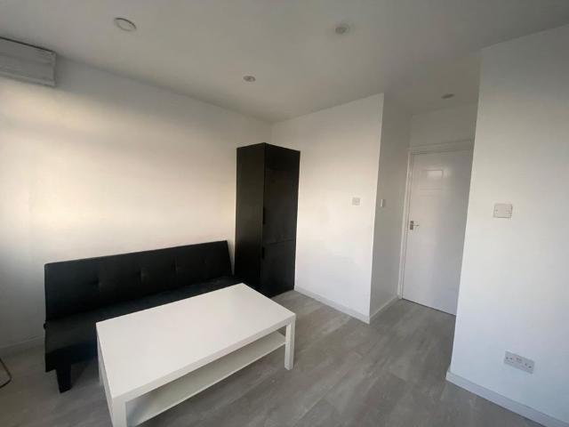 Apartment for rent in Lane, Greater London