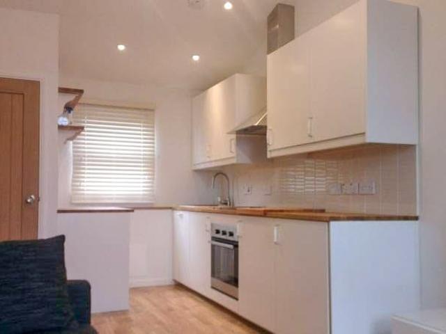 Apartment for rent in Myatt's Fields, Greater London