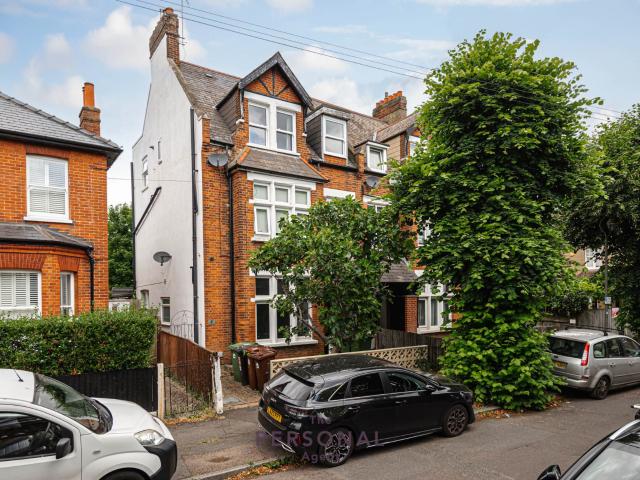 Apartment for rent in Woodcote, Epsom