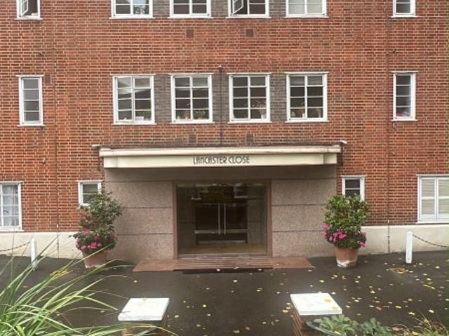 Apartment for rent in Bayswater, Greater London