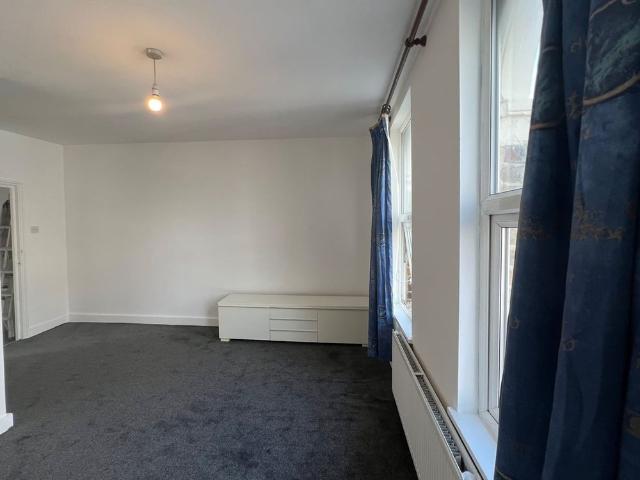 Apartment for rent in London Borough of Croydon, Thornton Heath