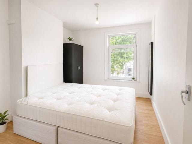 Apartment for rent in London Borough of Croydon, Waddon
