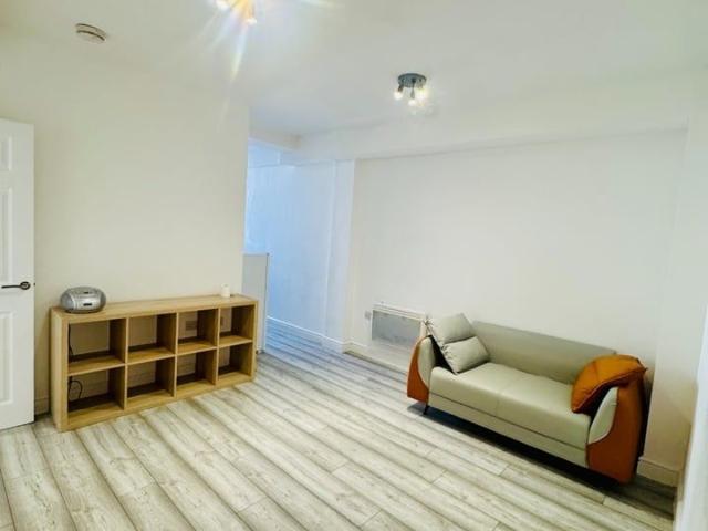 Apartment for rent in London Borough of Croydon, Thornton Heath