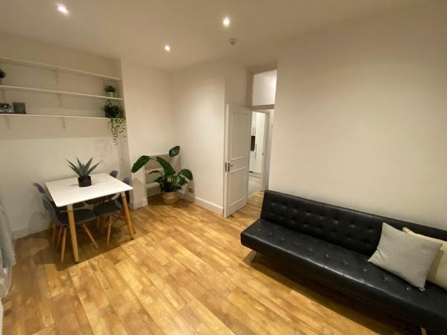 Apartment for rent in Elmington Estate, Greater London