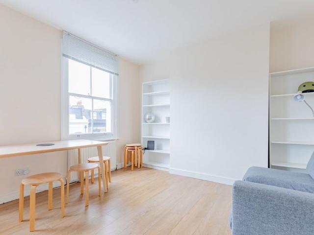Apartment for rent in West Hackney, Greater London