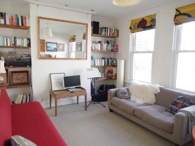 Apartment for rent in Elmington Estate, Greater London
