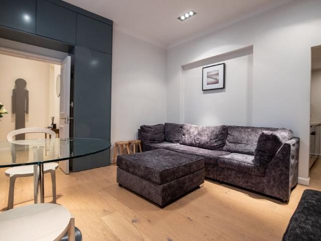 Apartment for rent in Brompton, Greater London