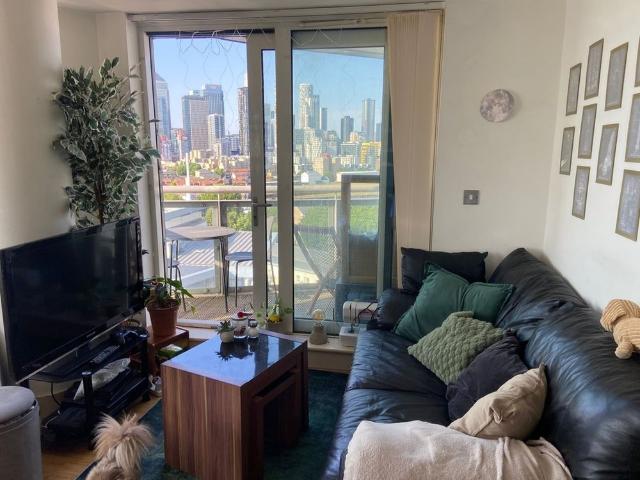 Apartment for rent in Poplar Grove, Greater London