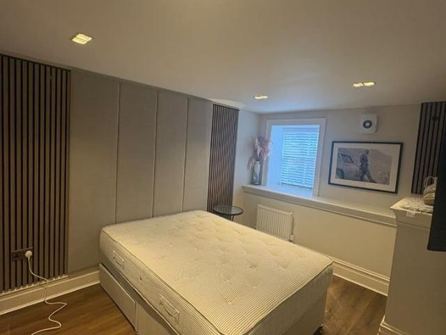 Apartment for rent in Calderstones