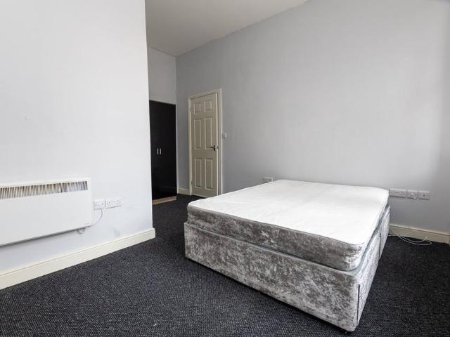 Apartment for rent in Lenton Abbey, Haddon