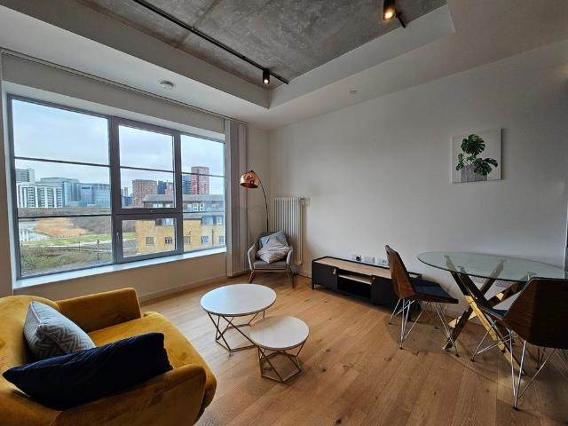 Apartment for rent in Poplar Grove, Greater London