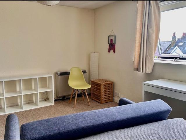 Apartment for rent in Cottenham Park, Greater London