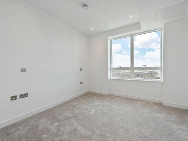 House for rent in Falcon Estate, Greater London