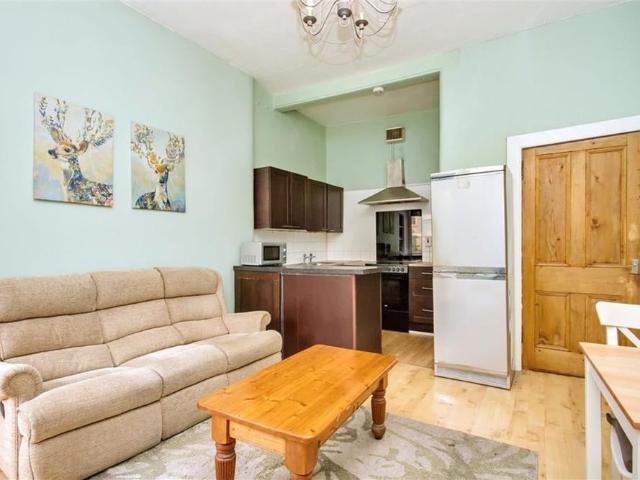 Apartment for rent in Stenhouse, Scotland