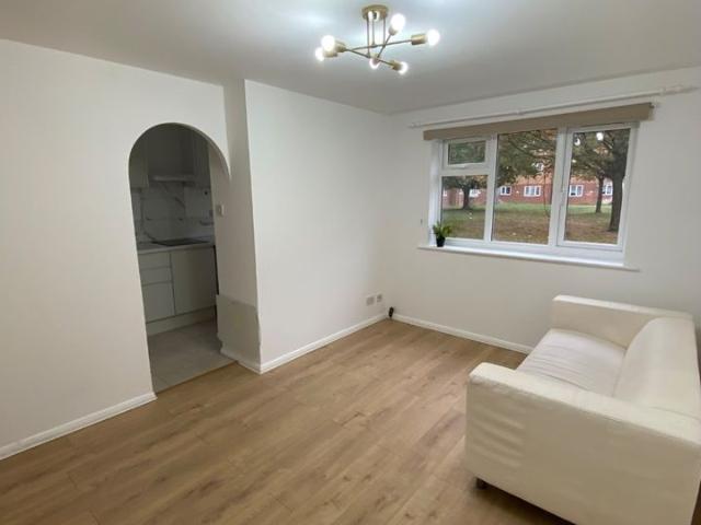 Apartment for rent in Gants Hill, Greater London